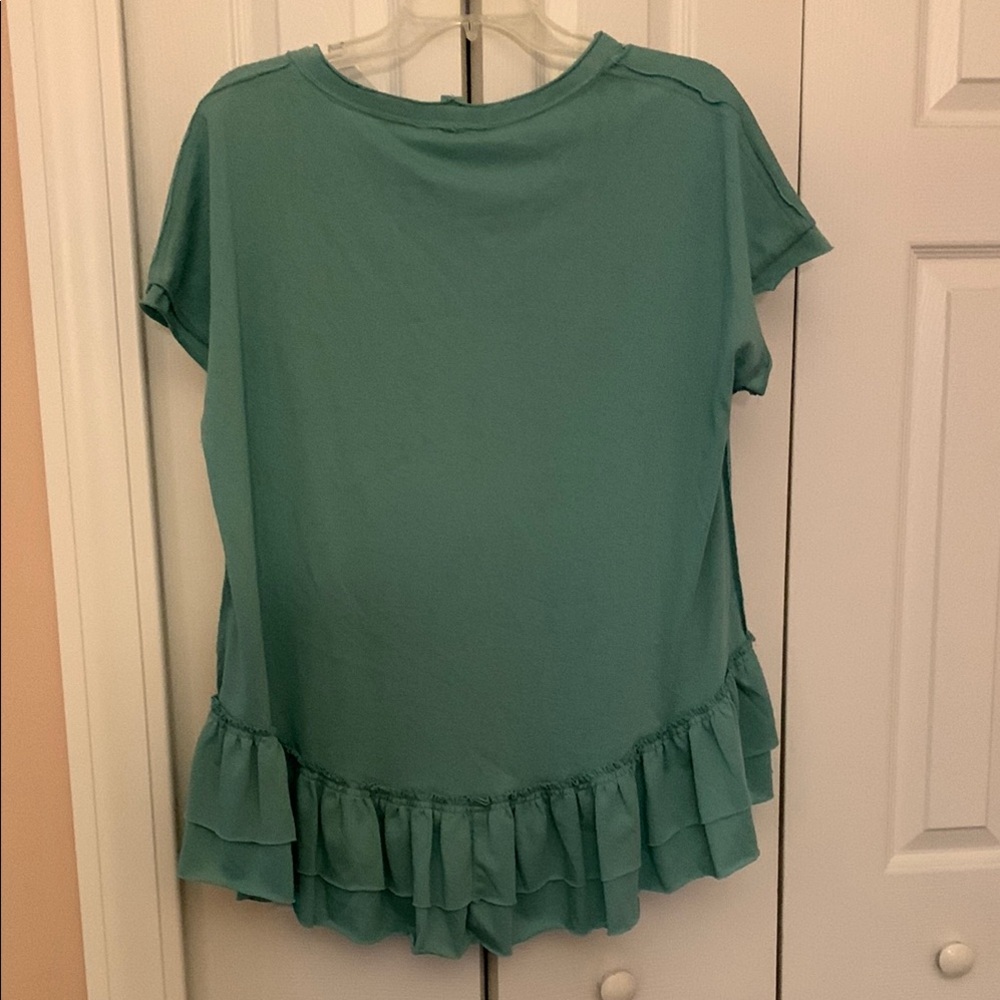 Easel Green Short Sleeve Shirt with Ruffles NWT - Picture 2 of 8